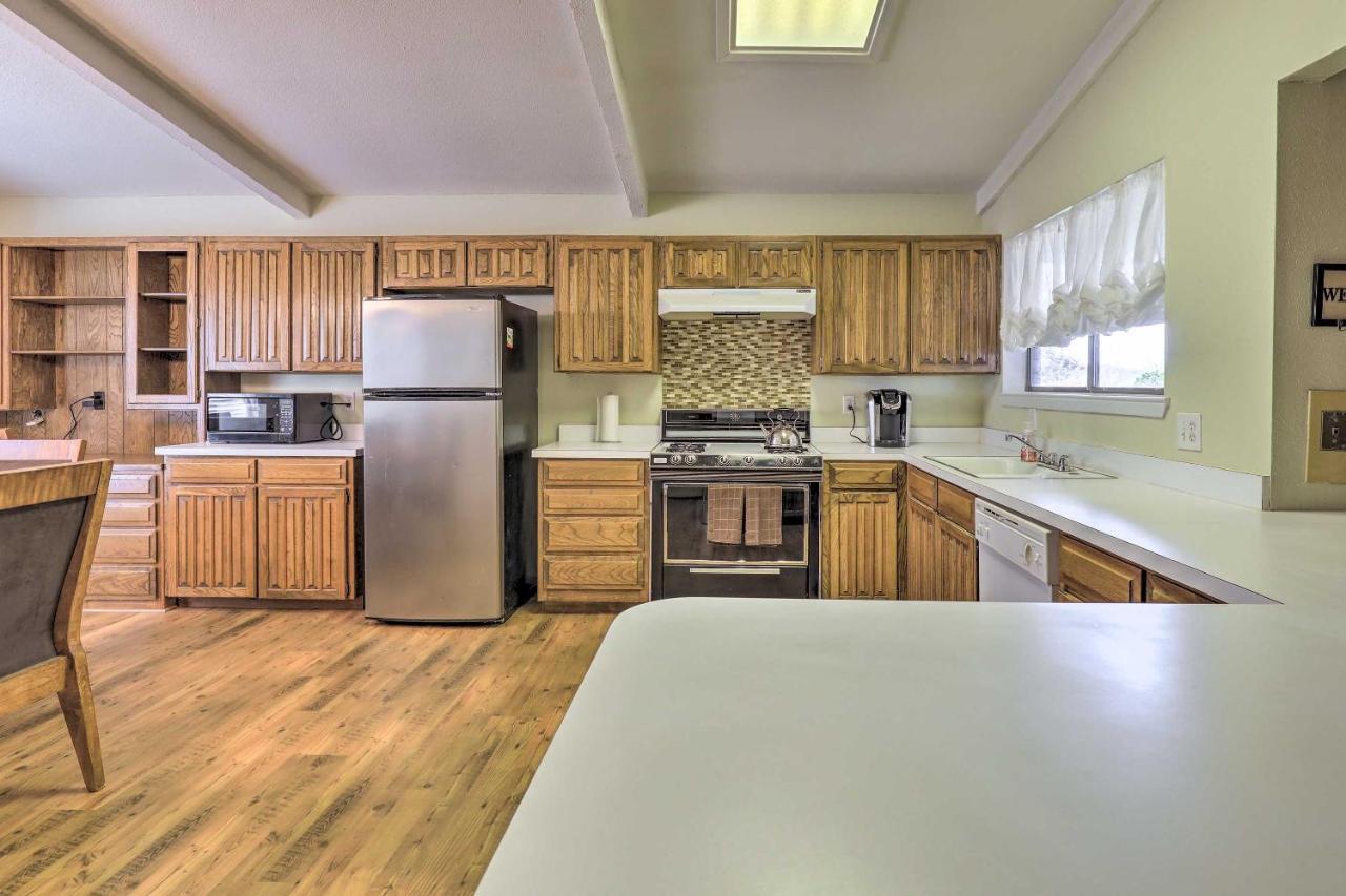 Granbury Getaway With Lake Views 2 Mi To Downtown! Bagian luar foto