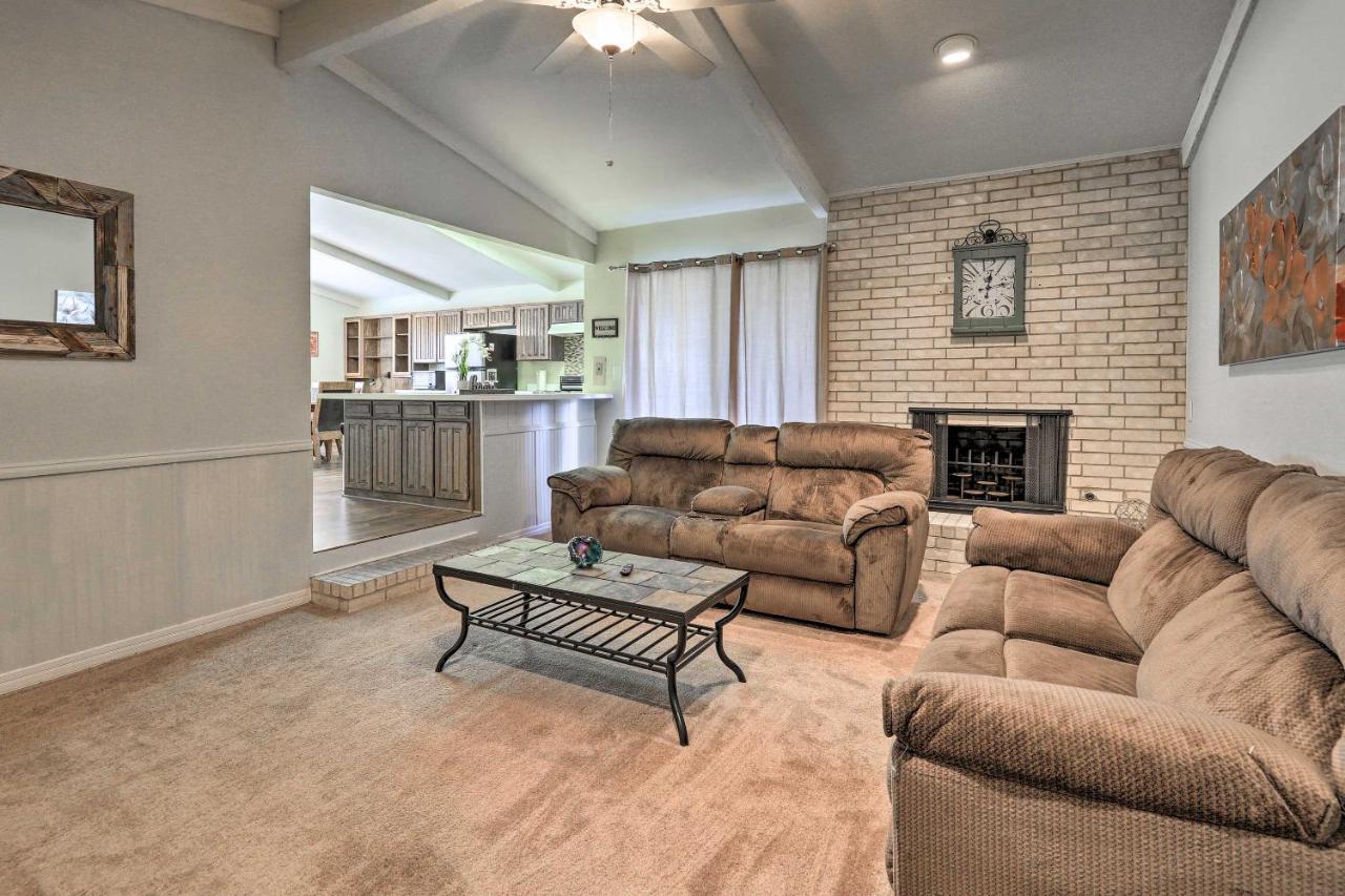 Granbury Getaway With Lake Views 2 Mi To Downtown! Bagian luar foto