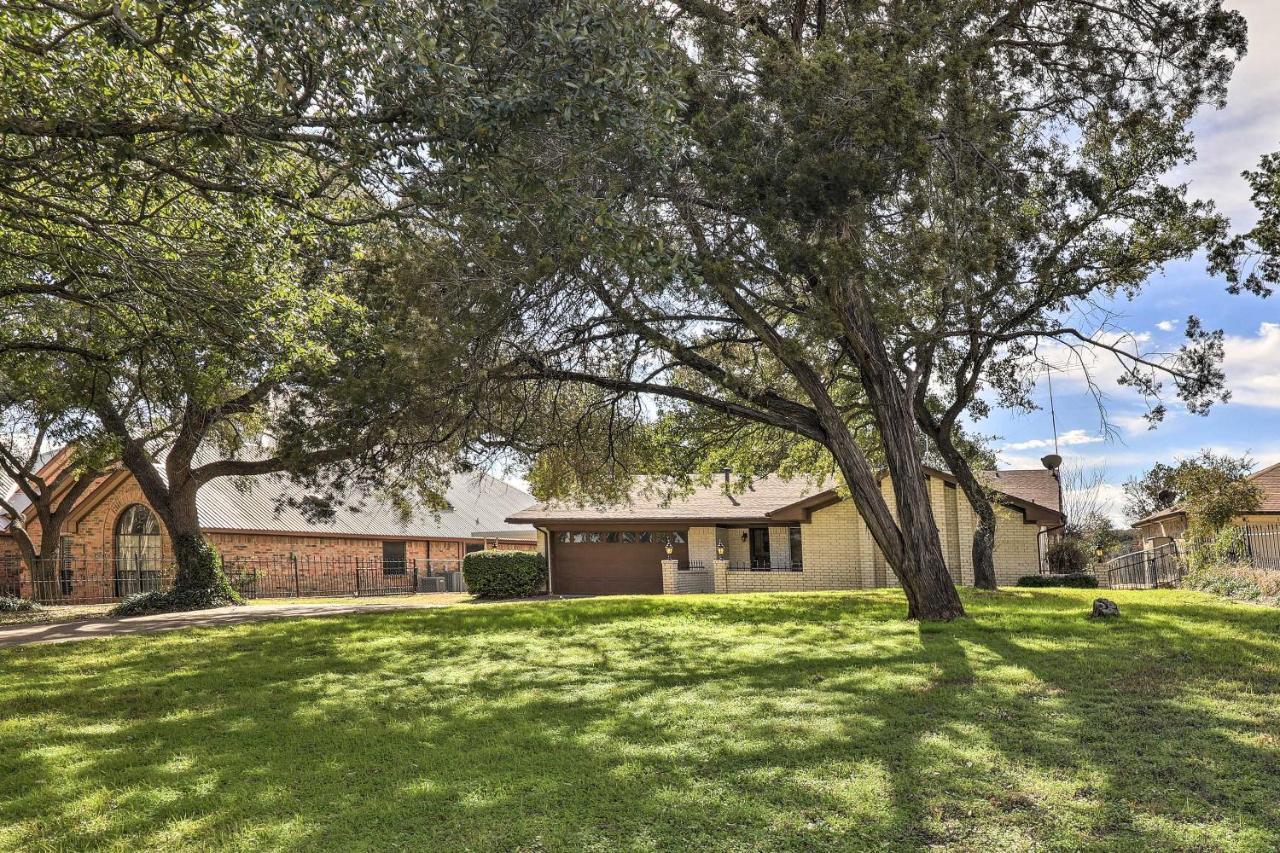 Granbury Getaway With Lake Views 2 Mi To Downtown! Bagian luar foto